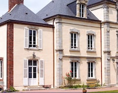 Hotel Château De La Richerie (Beaurepaire, France)