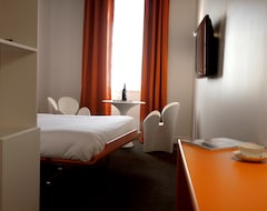 Hotel L'Avant Scène (Bordeaux, France)