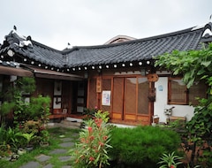 Khách sạn Happy Hanok Guesthouse (Jeonju, Hàn Quốc)
