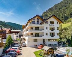 Khách sạn Hotel Enzian Paznaun (See-Paznaun, Áo)