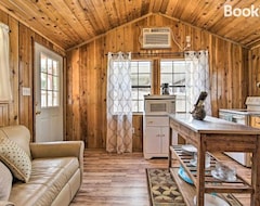 Tüm Ev/Apart Daire Couples Cabin With Deck, 1 Mi To Canyon Lake! (Canyon Lake, ABD)