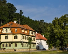Hotel Lovecky zamecek (Buchlovice, Tjekkiet)