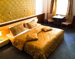 Bed & Breakfast Hotel Garni Ratstube (Bad Urach, Germany)