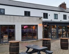Hotelli The Waterside Bar Rooms & Restaurant (Salford, Iso-Britannia)