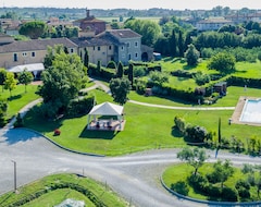 Bed & Breakfast Le Colombaie Country Resort (Ponsacco, Italia)