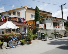 Căn hộ có phục vụ Spa & Pool Apartment Hotel - Restaurant VILLA IVICA (Bratislava, Slovakia)