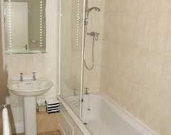 Khách sạn Bath City Apartments (Bath, Vương quốc Anh)