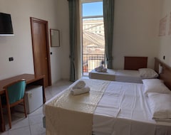 Hotel Eliseo Napoli (Napoli, İtalya)