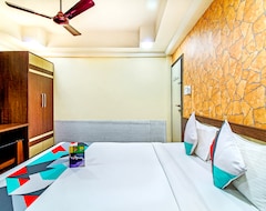 Khách sạn FabExpress Mukesh Residency Camp Area (Pune, Ấn Độ)