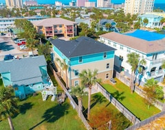 Khách sạn Luxury Living - Modern Beach Townhouse (Jacksonville Beach, Hoa Kỳ)