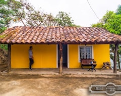 Entire House / Apartment Cabaña Amarilla (Pahuatlán, Mexico)