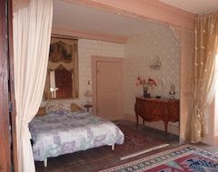 Bed & Breakfast Château de Frugie (Saint-Pierre-de-Frugie, Frankrig)