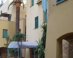 Khách sạn Arabesque (Finale Ligure, Ý)