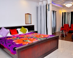 Niha Hotels and Resorts (Munnar, India)