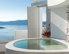 Hotel Adamant Suites (Fira, Greece)