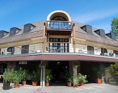 Adler Hotel & Étterem Tihany (Tihany, Macaristan)