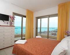 Hotel Adria Beach Club (Cesenatico, Italien)