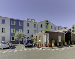 B&B Hotel Toulon Ollioules (Ollioules, France)