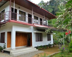 Hotel Athens Cottage (Munnar, India)