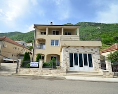 Aparthotel Apartments Cosovic (Kotor, Montenegro)