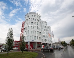 Khách sạn Olymp Plaza (Kemerovo, Nga)