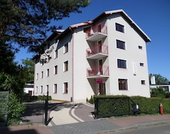 Khách sạn Villa Linne (Jastrzębia Góra, Ba Lan)