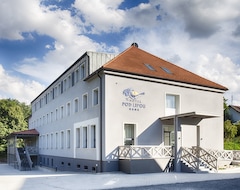 Otel Pod Lipou (Modra, Slovakya)