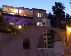 Hotel Zen Accommodation On The Mimosa Hill (Hyeres, Francuska)