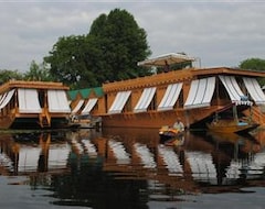 Khách sạn New Jacquline Heritage Houseboats (Srinagar, Ấn Độ)