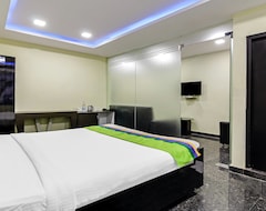 Hotel Capital O Sri Navya Grand Near Nexus Hyderabad (Hyderabad, India)