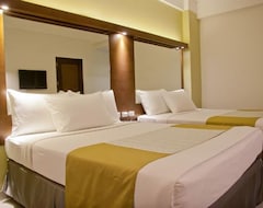 Microtel by Wyndham Acropolis (Quezon City, Filipinler)