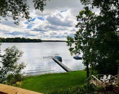 Entire House / Apartment Beautiful Lake Cabin Only 1 Hour From Mpls-St. Paul. Pet Friendly! (Braham, USA)