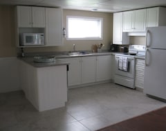 Entire House / Apartment On The Ridge 1,100 Sq Ft Newly Renovated Apartment Suite (Prince Edward, Canada)
