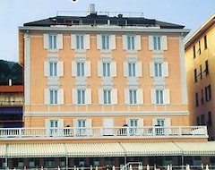 Khách sạn Savoy (Varazze, Ý)