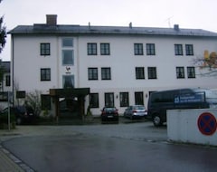 Khách sạn Hotel Zum Gockl (Unterföhring, Đức)