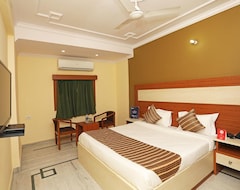 OYO 9948 Hotel Apple Pie (Ghaziabad, India)
