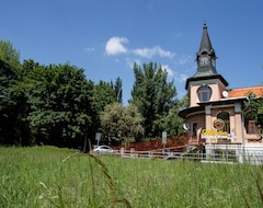 Guesthouse Penzion Pri Parku (Trencín, Slovakia)