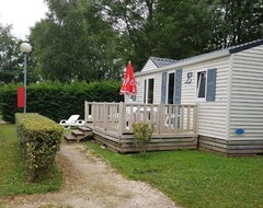 Khách sạn Camping Les Etangs Fleuri (Touquin, Pháp)