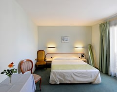 Khách sạn Hotel Le Bourgogne (Évian-les-Bains, Pháp)