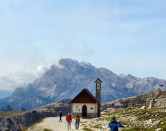Hostelli Rotwandwiesenhütte (Sexten, Italia)