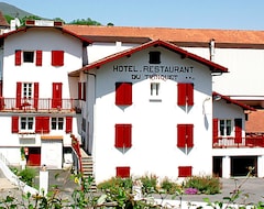 Hotel Hôtel Le Trinquet (Louhossoa, France)