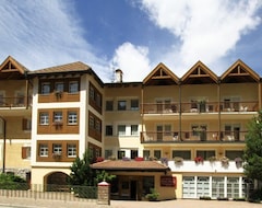 Khách sạn Hotel Villa Rosa (Campitello di Fassa, Ý)
