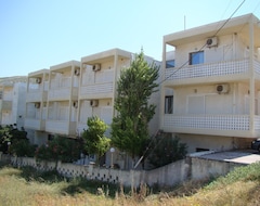 Hotel Stomio Beach (Oxilinthos, Greece)