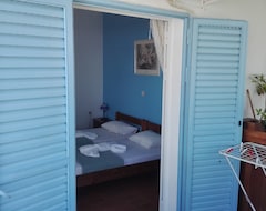 Hotel Apanemia Rooms (Kini, Grecia)