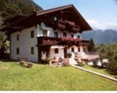 Khách sạn Haus Alpengruss (Finkenberg, Áo)