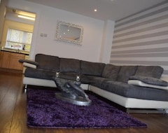 Toàn bộ căn nhà/căn hộ Silverburn New House With Free Parking And Nice Garden (Glasgow, Vương quốc Anh)