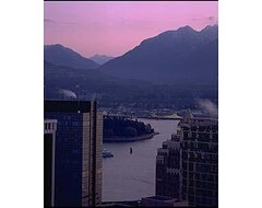 Four Seasons Hotel Vancouver (Vancouver, Canada)