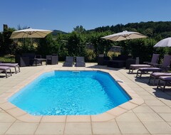 Maison/appartement entier Grand Gite rural avec piscine chauffée. Idéal pour toute la famille. Eh bien équipée. (Janaillat, France)