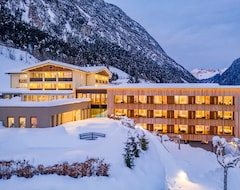 Khách sạn Alpenhotel Zimba (Brand, Áo)