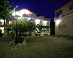 Khách sạn Filippos Hotel (Skala Rachoni, Hy Lạp)